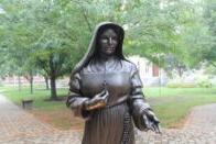 圣母西奥多·Guerin雕像